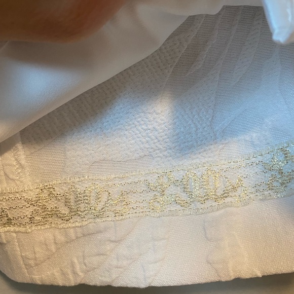 ☀️ Lilly Pulitzer White and Gold Arie Stretch Shift Dress - Picture 6 of 10